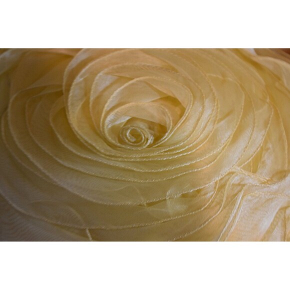 Elegant beautiful Yellowish Pearl Rose Weaving Silk Throw Pillows‎ - Picture 2 of 10